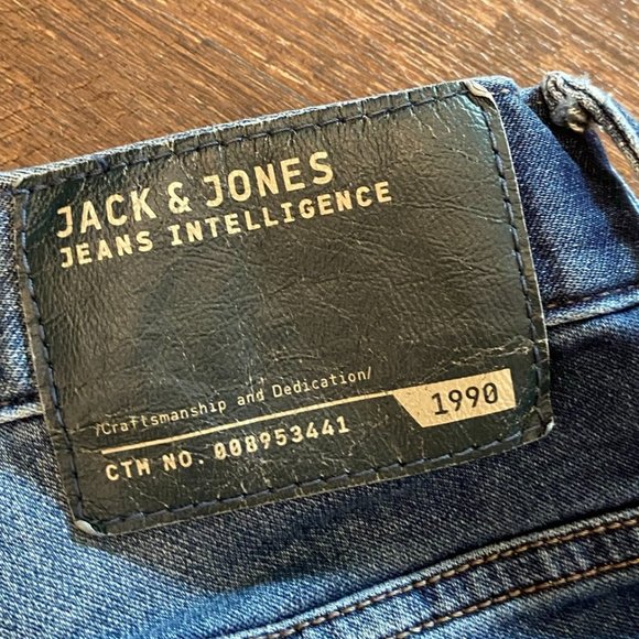 Jack + Jones Echo Long Shorts - Size 30 - Picture 11 of 11